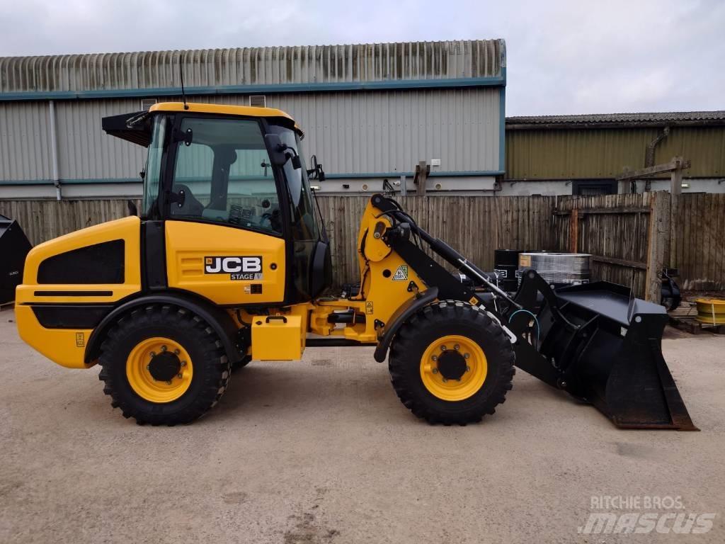 JCB 407 Pale gommate
