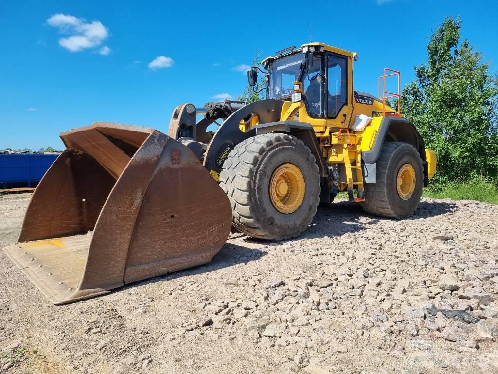 Volvo L 260 H Pale gommate