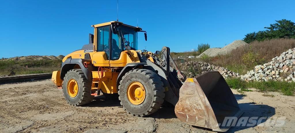 Volvo L 120 H Pale gommate