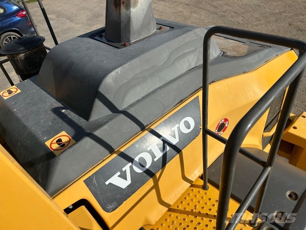 Volvo L110H Pale gommate