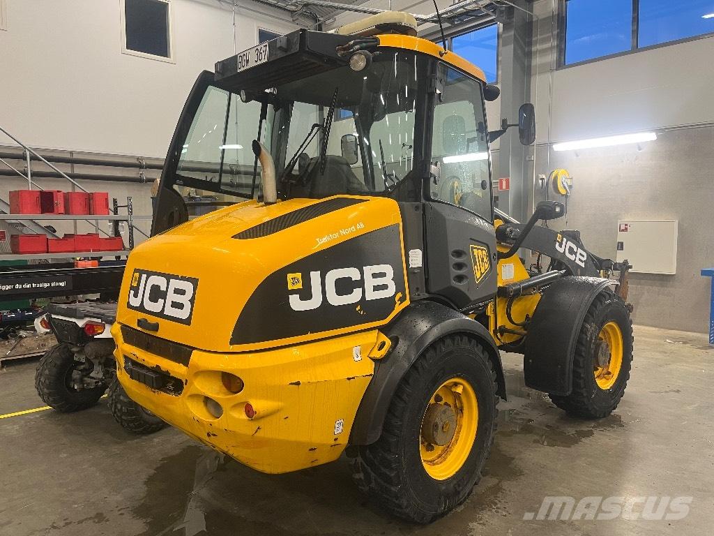 JCB 409 Pale gommate