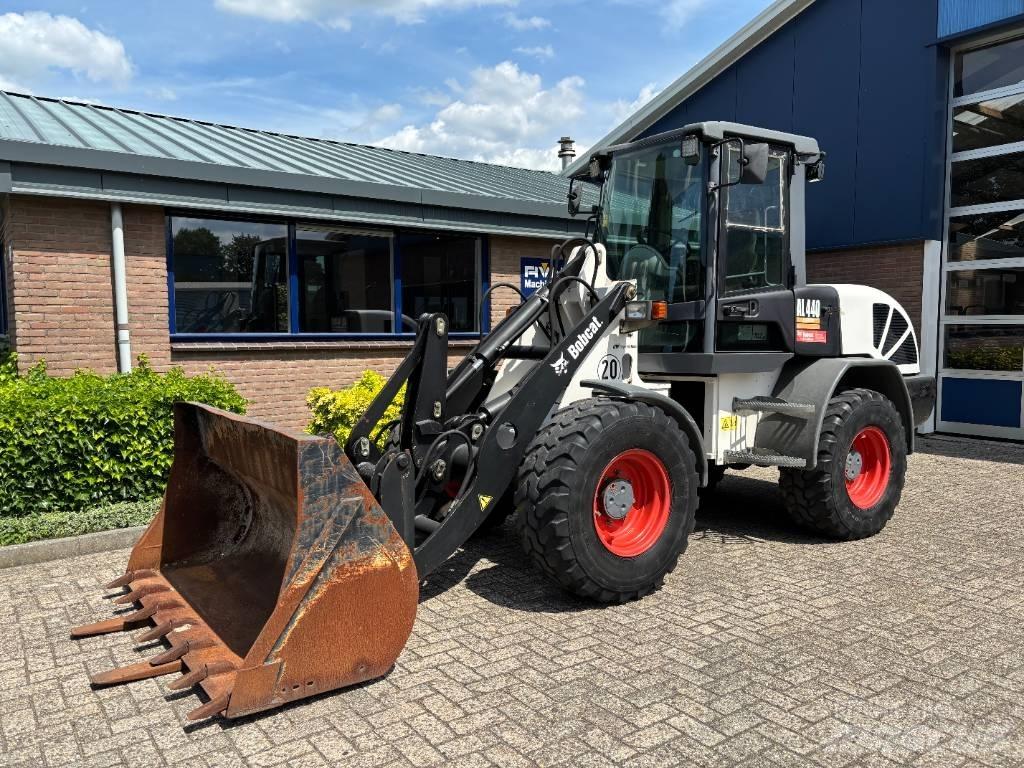 Bobcat AL 440 D Pale gommate