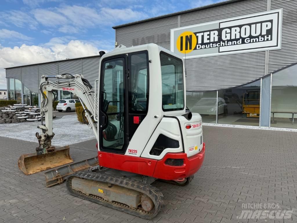 Takeuchi TB 225 V3 Miniescavatori