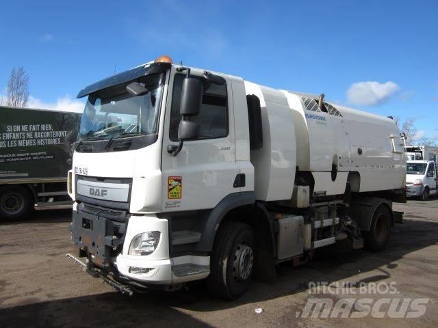 DAF CF330 Autocarro spazzatrice