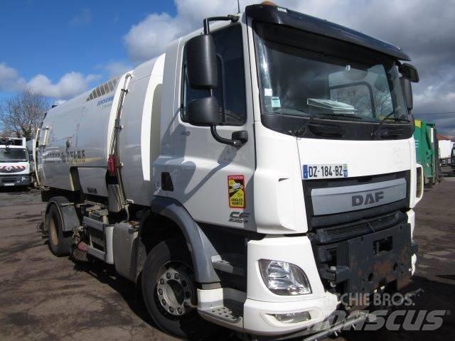 DAF CF330 Autocarro spazzatrice