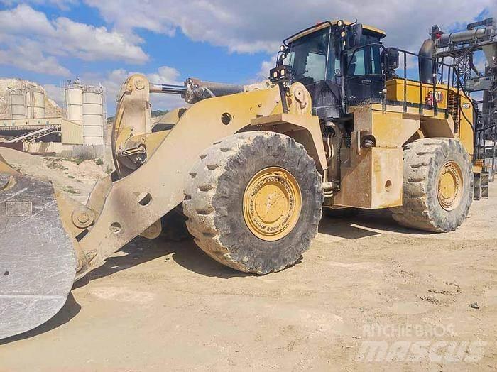 CAT 988K Pale gommate