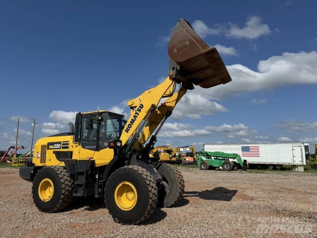 Komatsu WA 320 Pale gommate