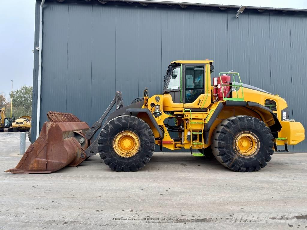 Volvo L220H Pale gommate