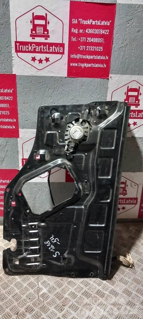Scania R 440   1534512 Cabine e interni