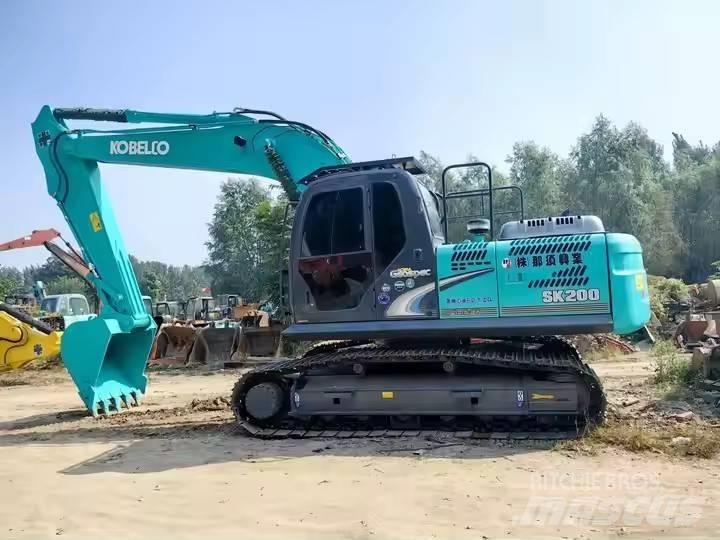 Kobelco SK200-8 Escavatori cingolati
