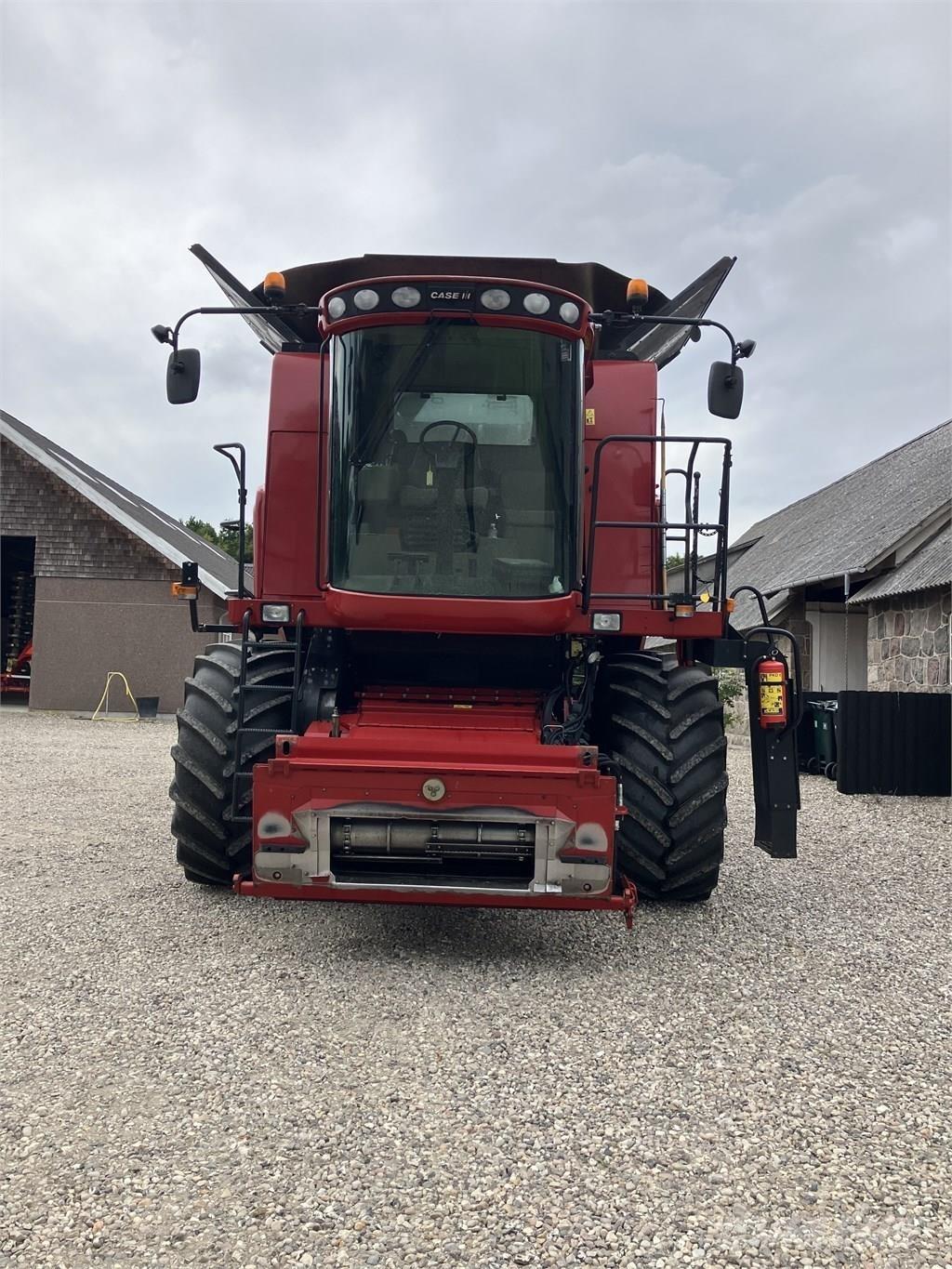 CASE Axial Flow 7130 Mietitrebbiatrici