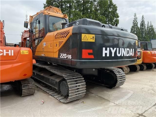 Hyundai Robex 220 LC Escavatori cingolati