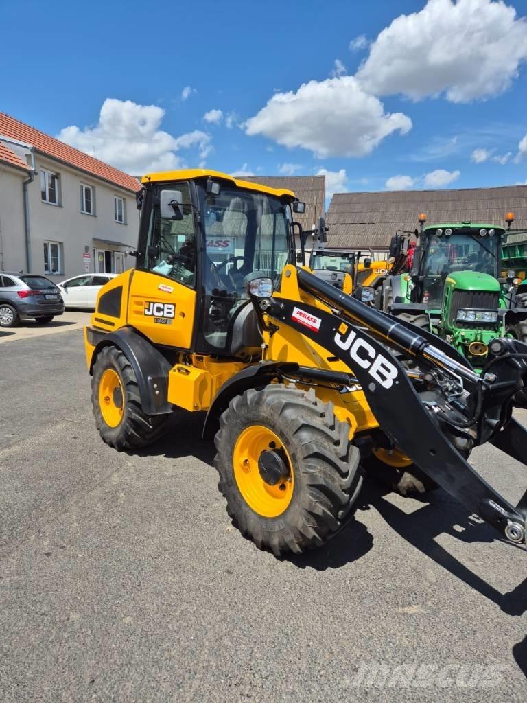 JCB 409 Agri Sollevatori telescopici per agricoltura