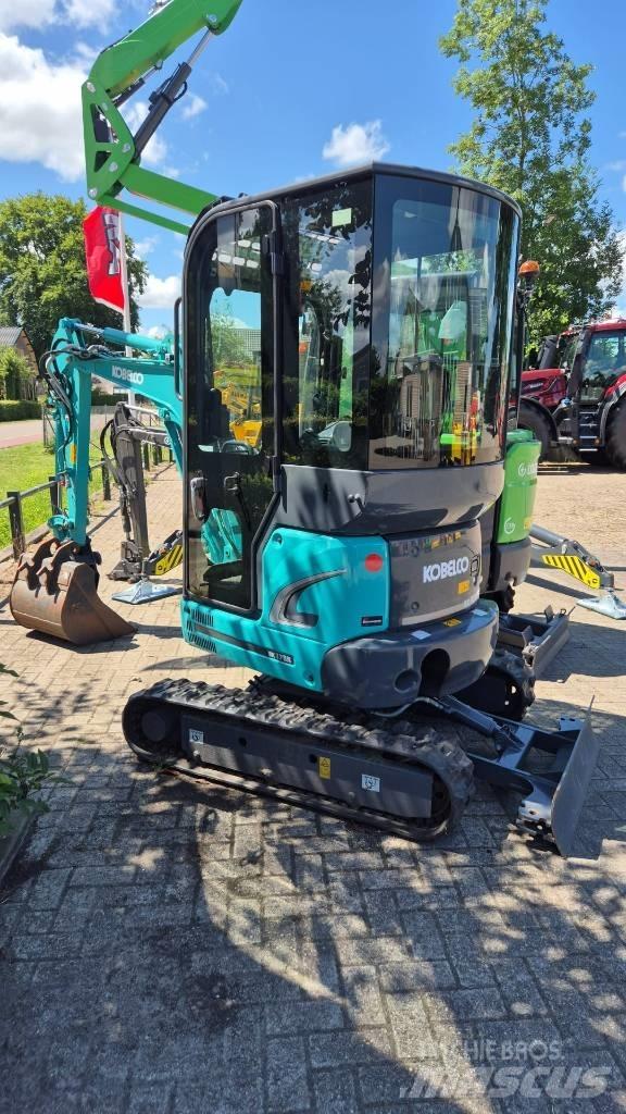 Kobelco SK 17 SR Miniescavatori
