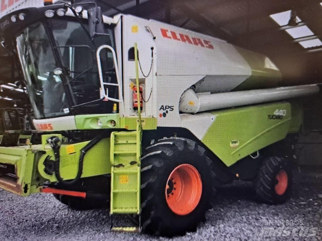 CLAAS Tucano 440 Mietitrebbiatrici