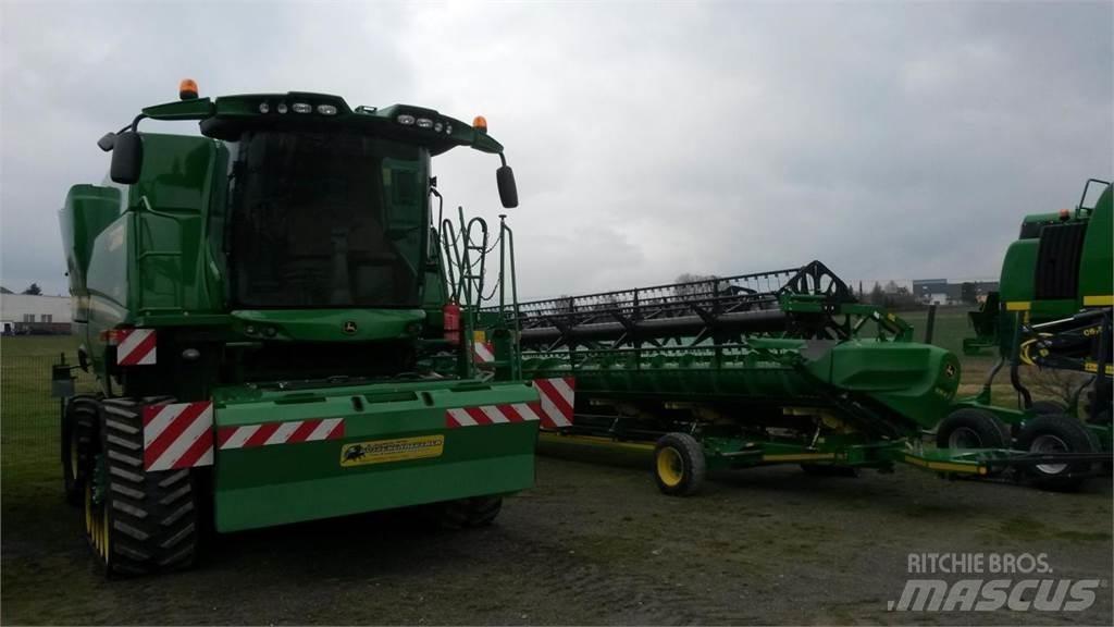 John Deere S685 Mietitrebbiatrici