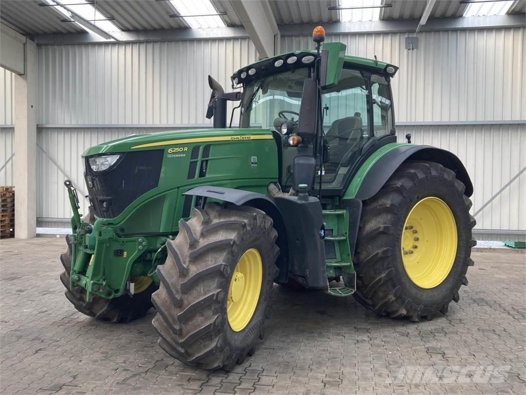 John Deere 6250R Trattori