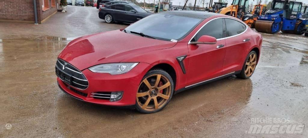 Tesla Model S P85D Auto