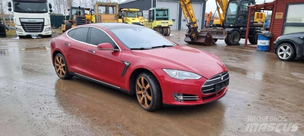 Tesla Model S P85D Auto