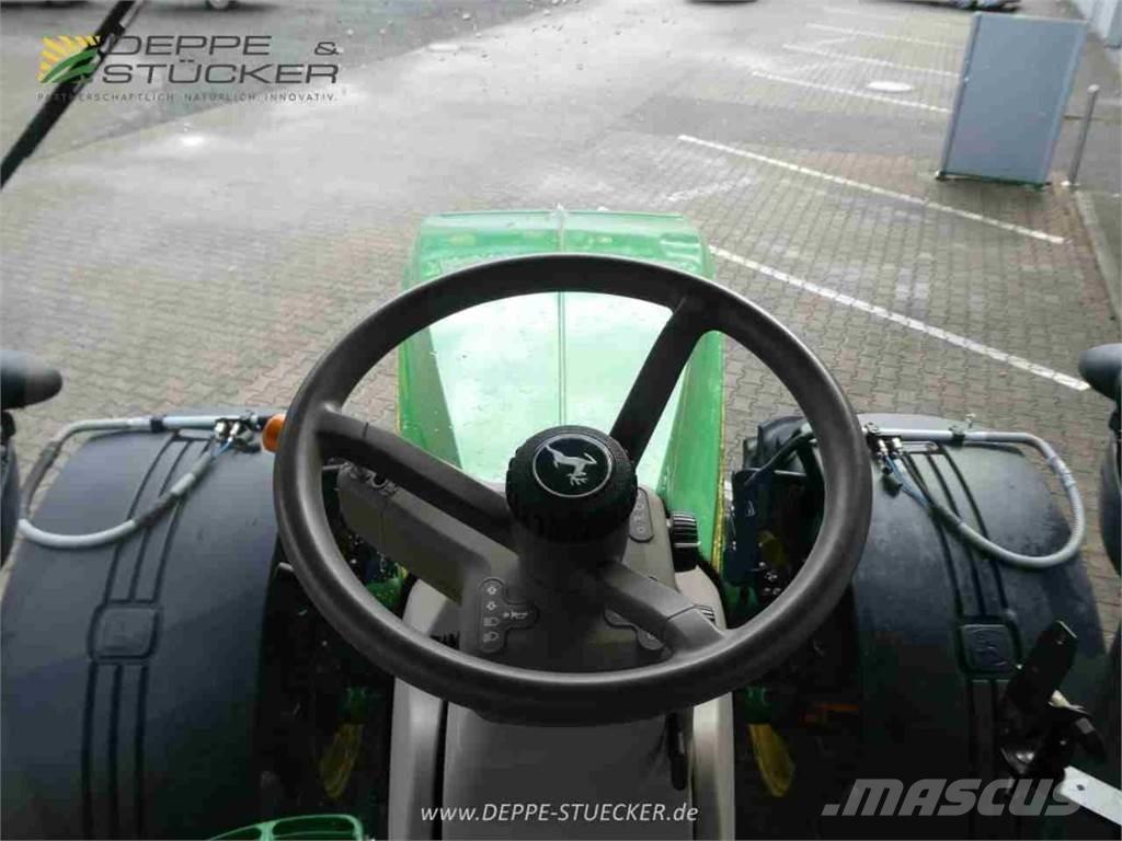 John Deere 8310R Trattori