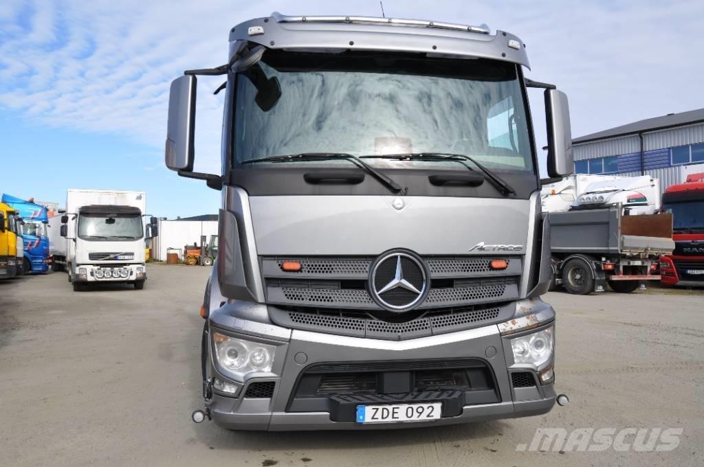 Mercedes-Benz 2535 Camion dei rifiuti