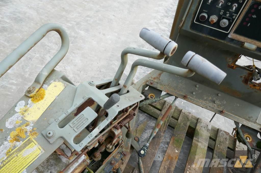 CAT 6T-3309 Cabine e interni