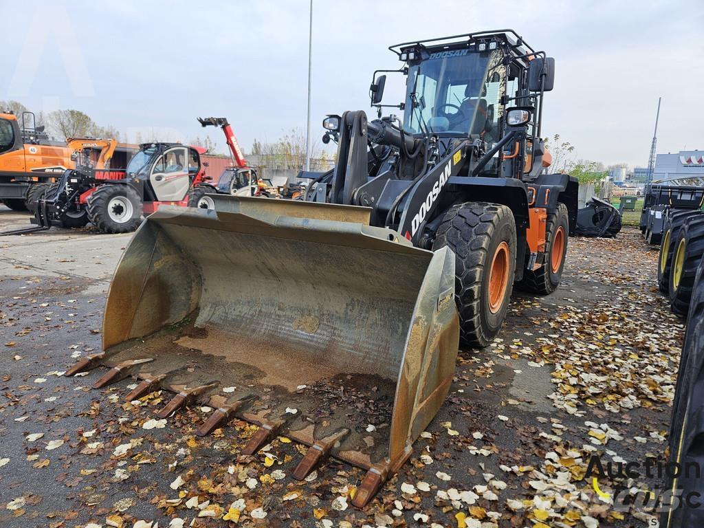 Doosan DL280-7 Pale gommate