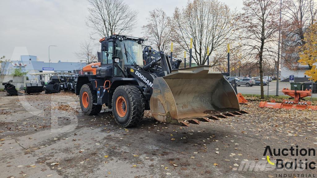 Doosan DL280-7 Pale gommate