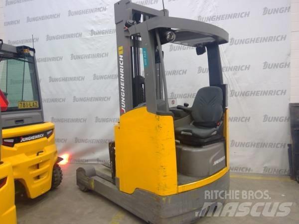 Jungheinrich ETV 325 Carrello retrattile