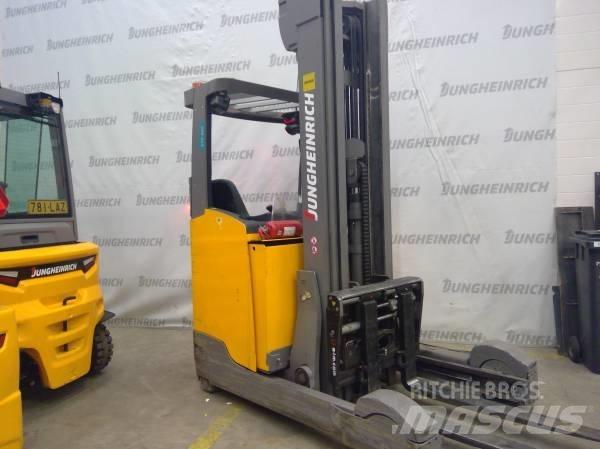 Jungheinrich ETV 325 Carrello retrattile