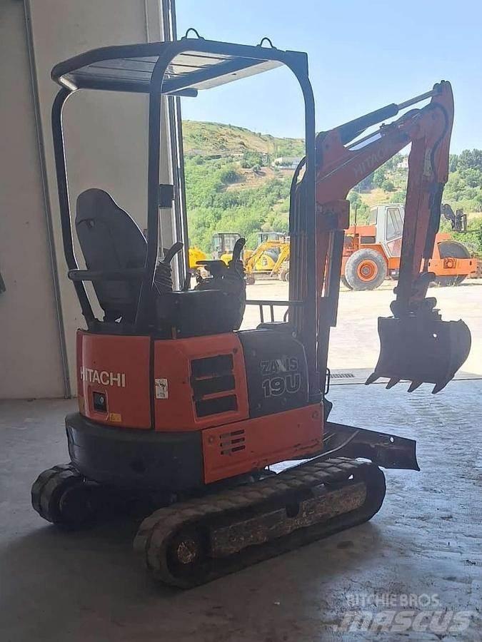 Hitachi ZX19U Miniescavatori