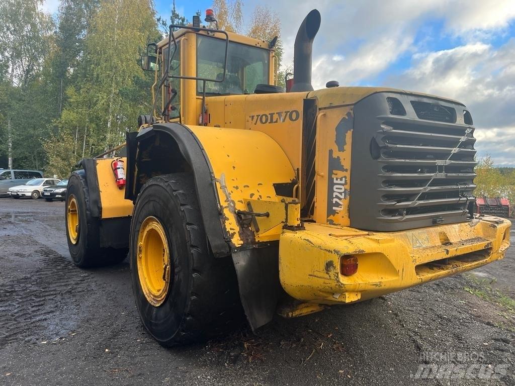 Volvo L 220 E Pale gommate