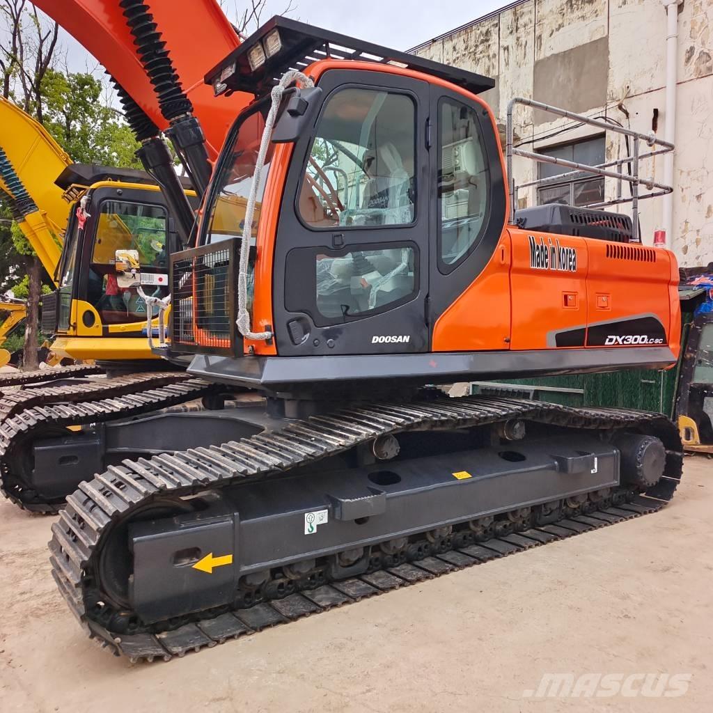 Doosan DX 300 Escavatori cingolati