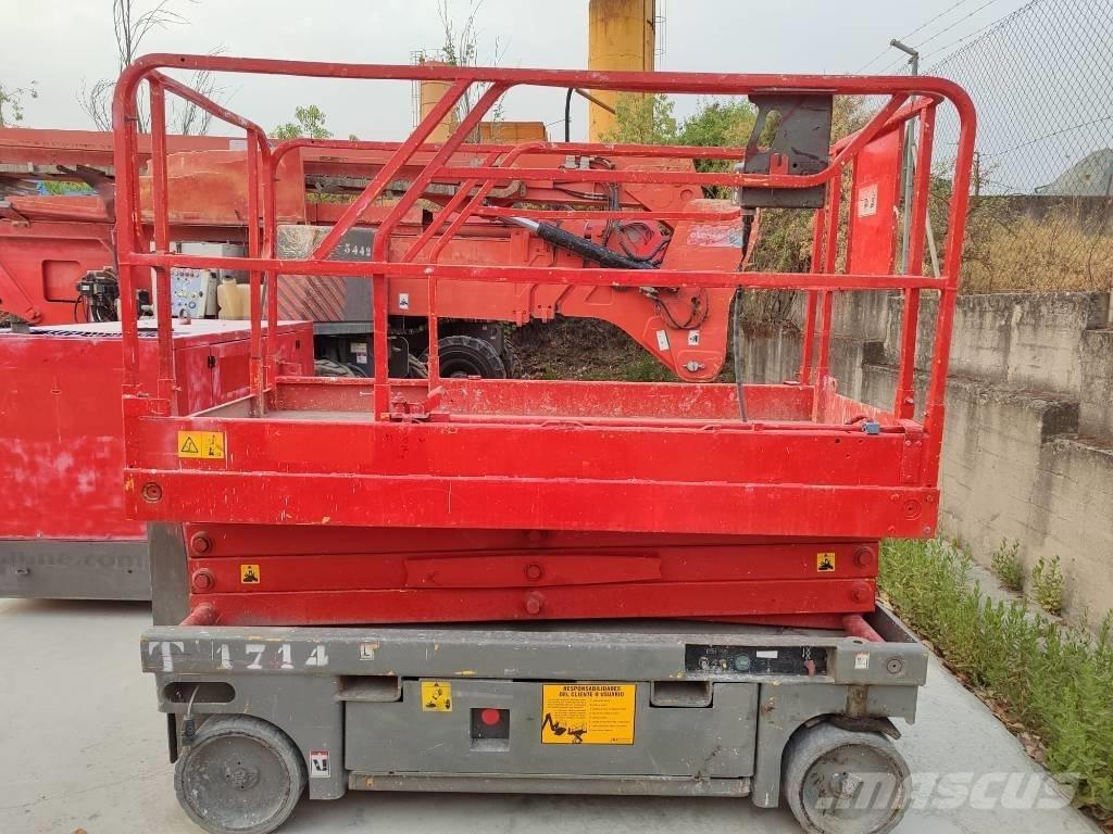 Haulotte Compact 10 Piattaforme a pantografo