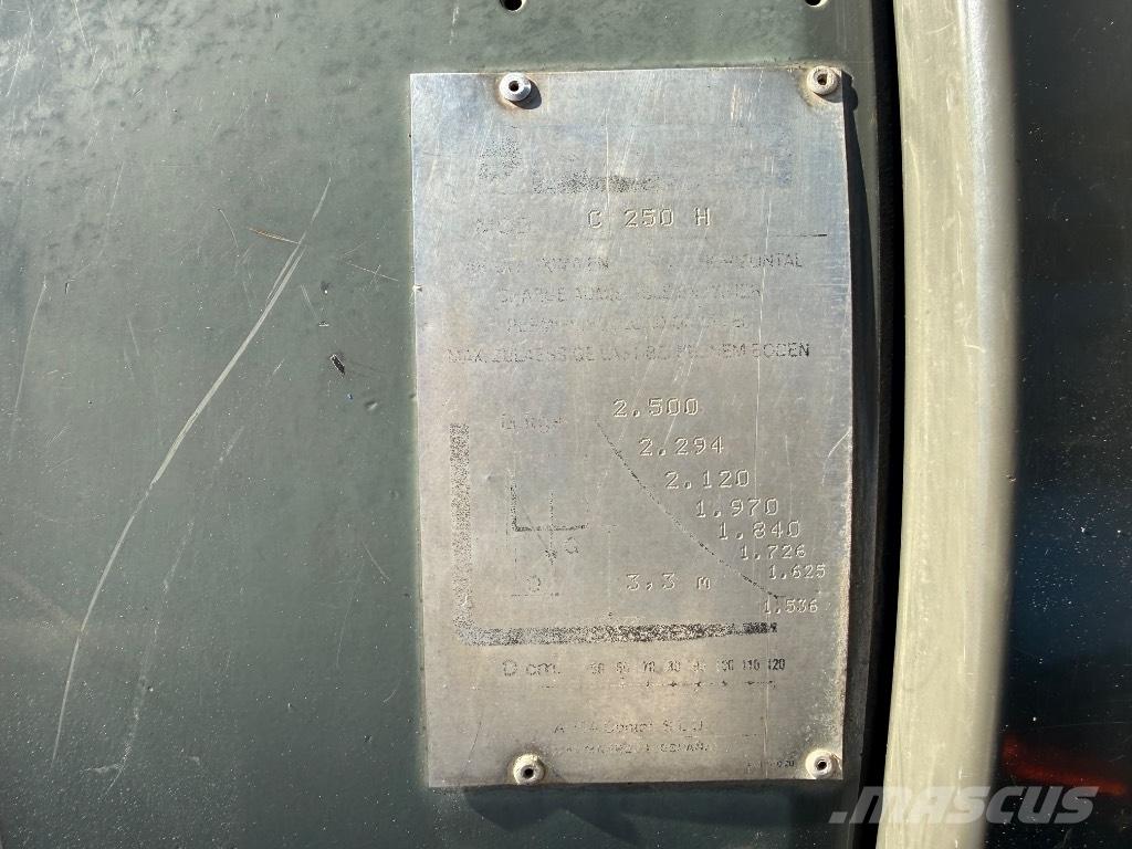 Ausa C 250 H Elevatore per esterni