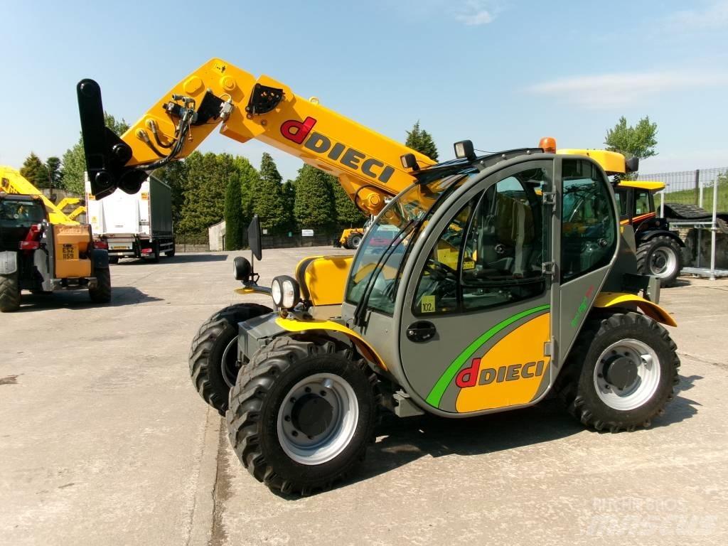 Dieci Mini Agri 25.6 Sollevatori telescopici per agricoltura
