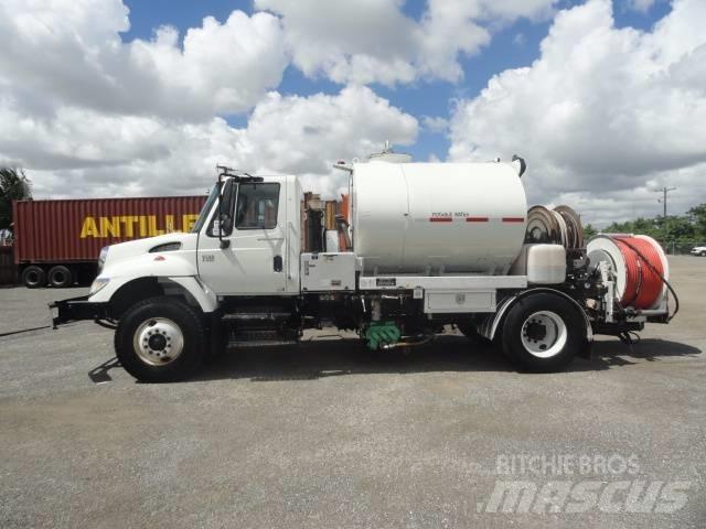 International 7500 Camion autospurgo