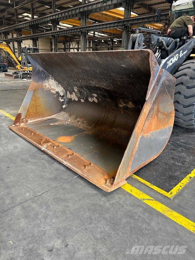 XCMG LW 700 KN Pale gommate