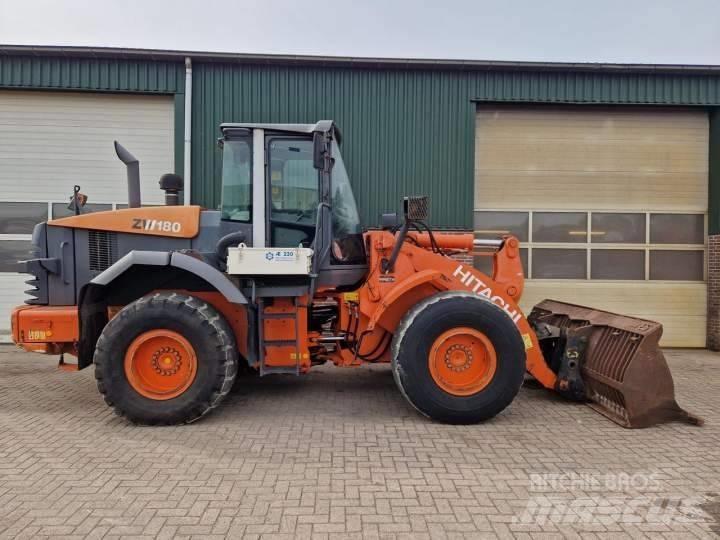 Hitachi ZW 180 Pale gommate