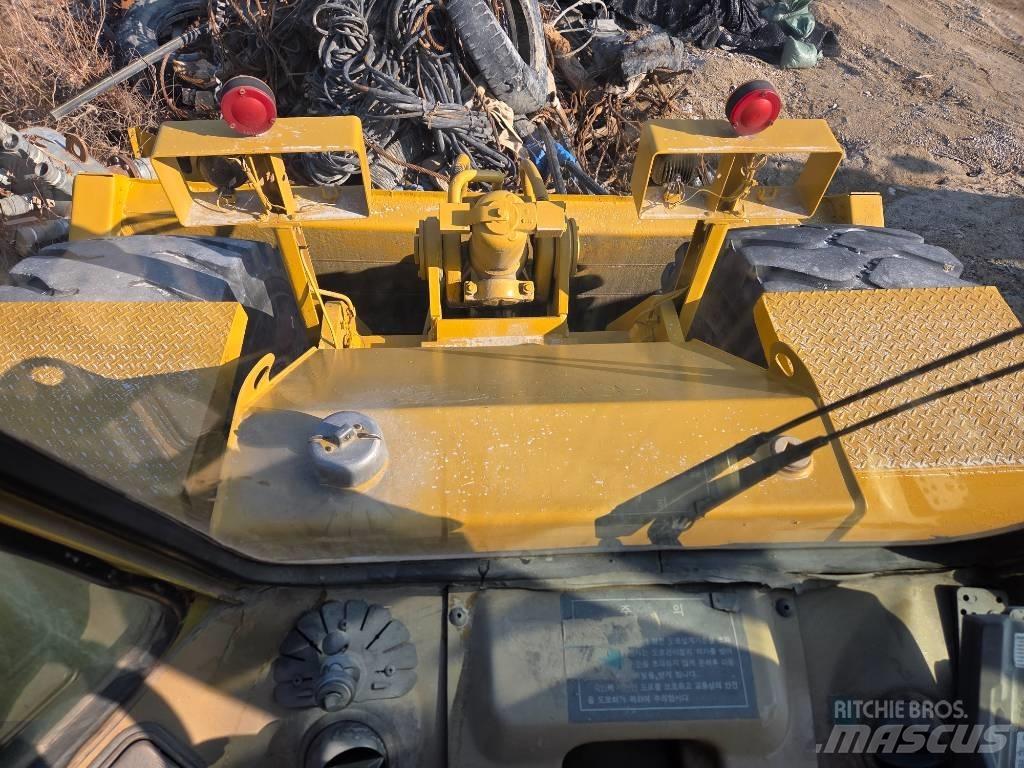 CAT 824c Dozer gommati