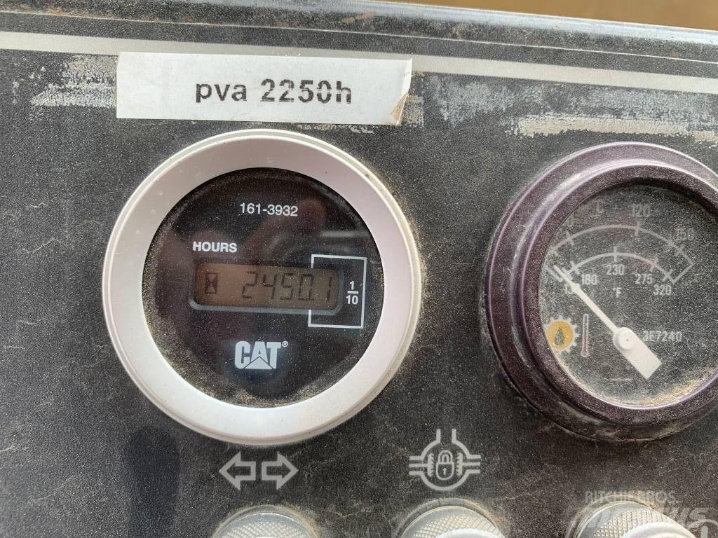 CAT PS 300 B Rulli gommati