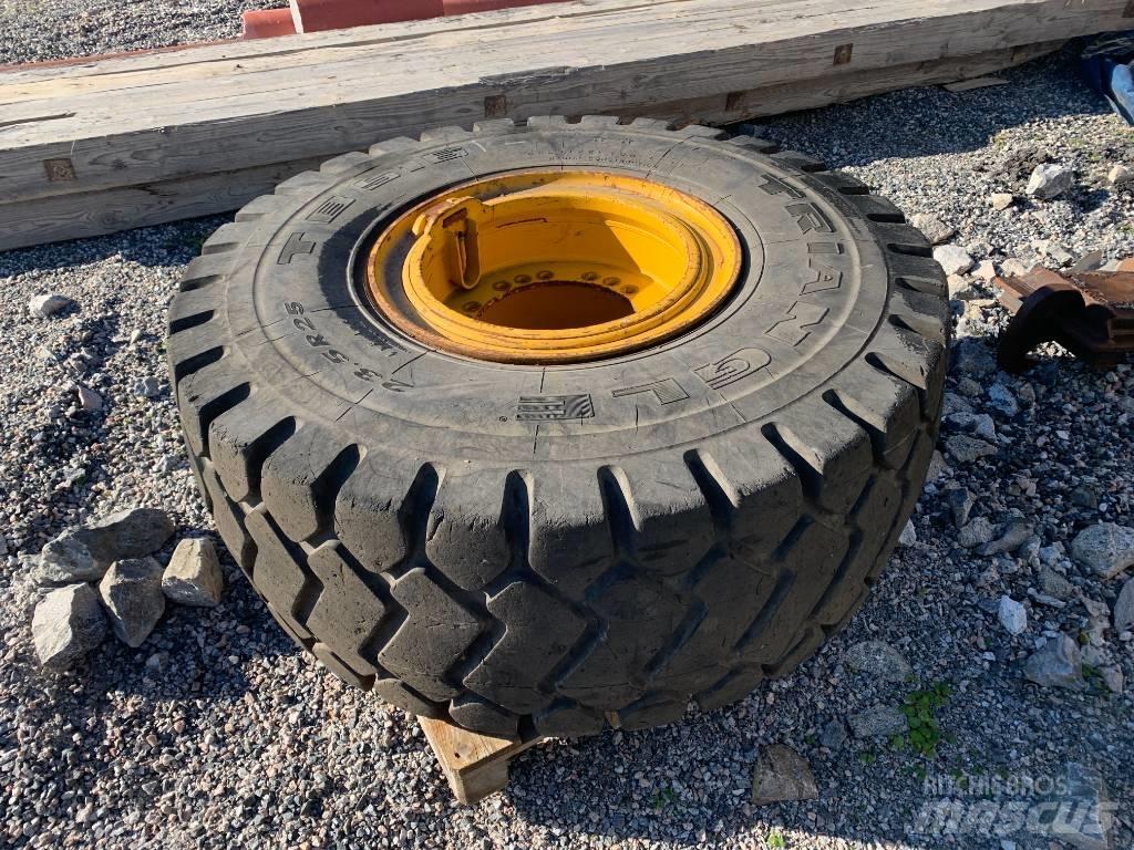 Volvo L120-L90 Pneumatici, ruote e cerchioni