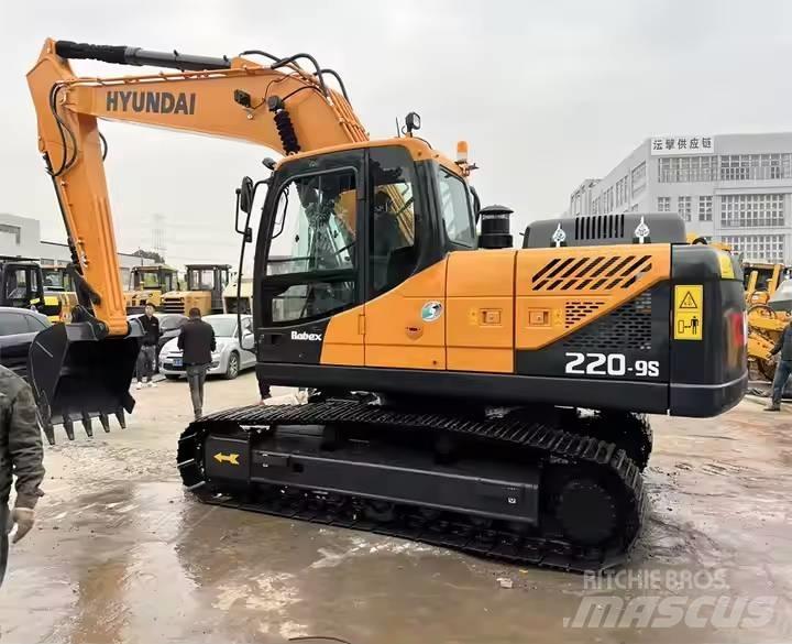 Hyundai R220-9S Escavatori cingolati