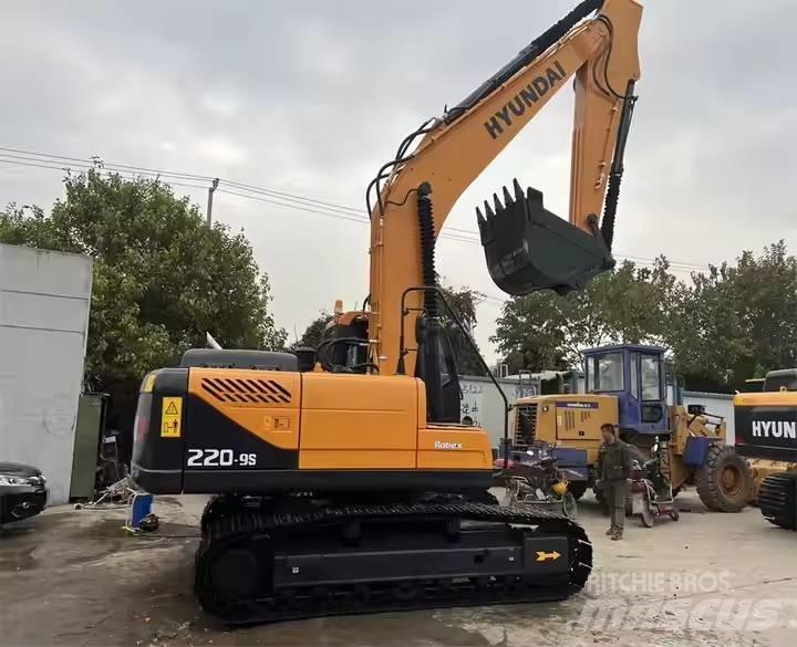Hyundai R220-9S Escavatori cingolati