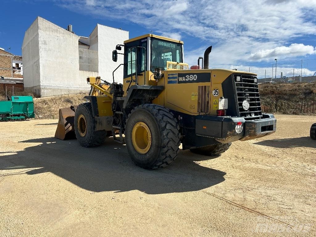 Komatsu WA 380-5 Pale gommate