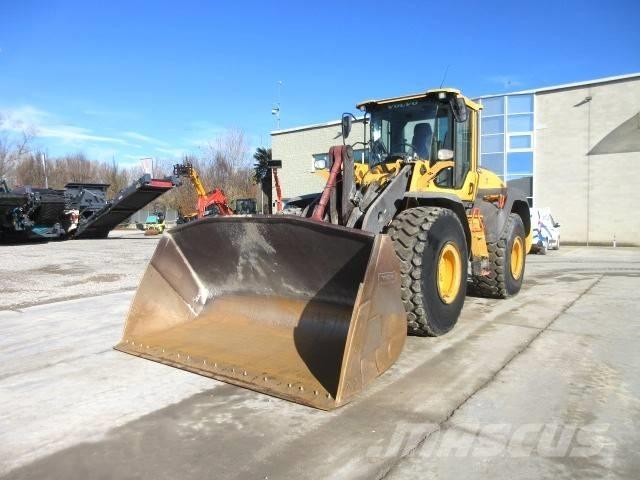 Volvo L 120 H Pale gommate