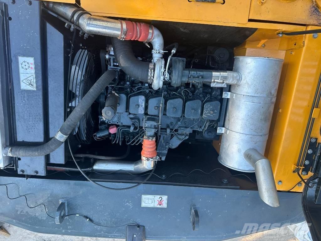 Hyundai HX 220 Escavatori cingolati