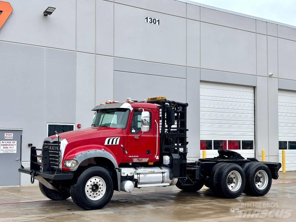 Mack Granite Carroattrezzi