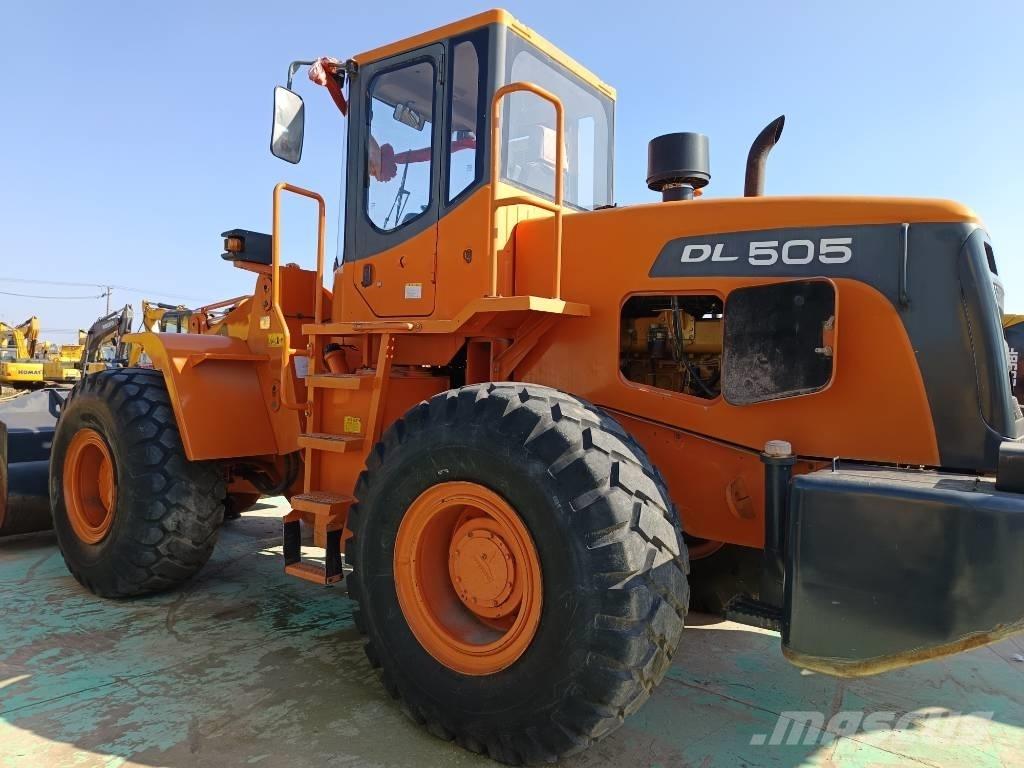 Doosan DL 505 Pale gommate