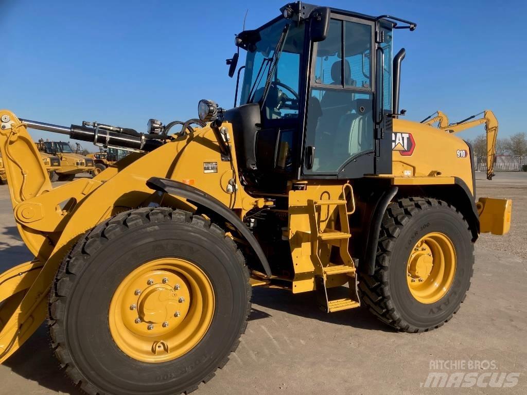 CAT 910 Pale gommate